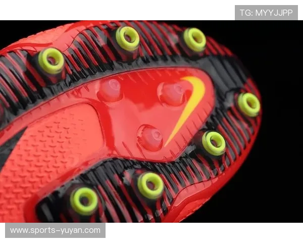 GT2足球鞋球星上脚实战评测 热门球员亲测体验带你看真相