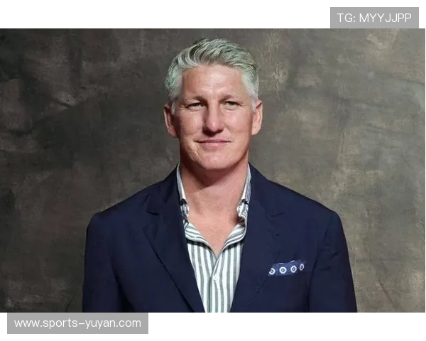 足球传奇施魏因施泰格签名卡珍藏版引发收藏热潮魅力不减 足球传奇施魏因施泰格签名卡珍藏版引发收藏热潮魅力不减